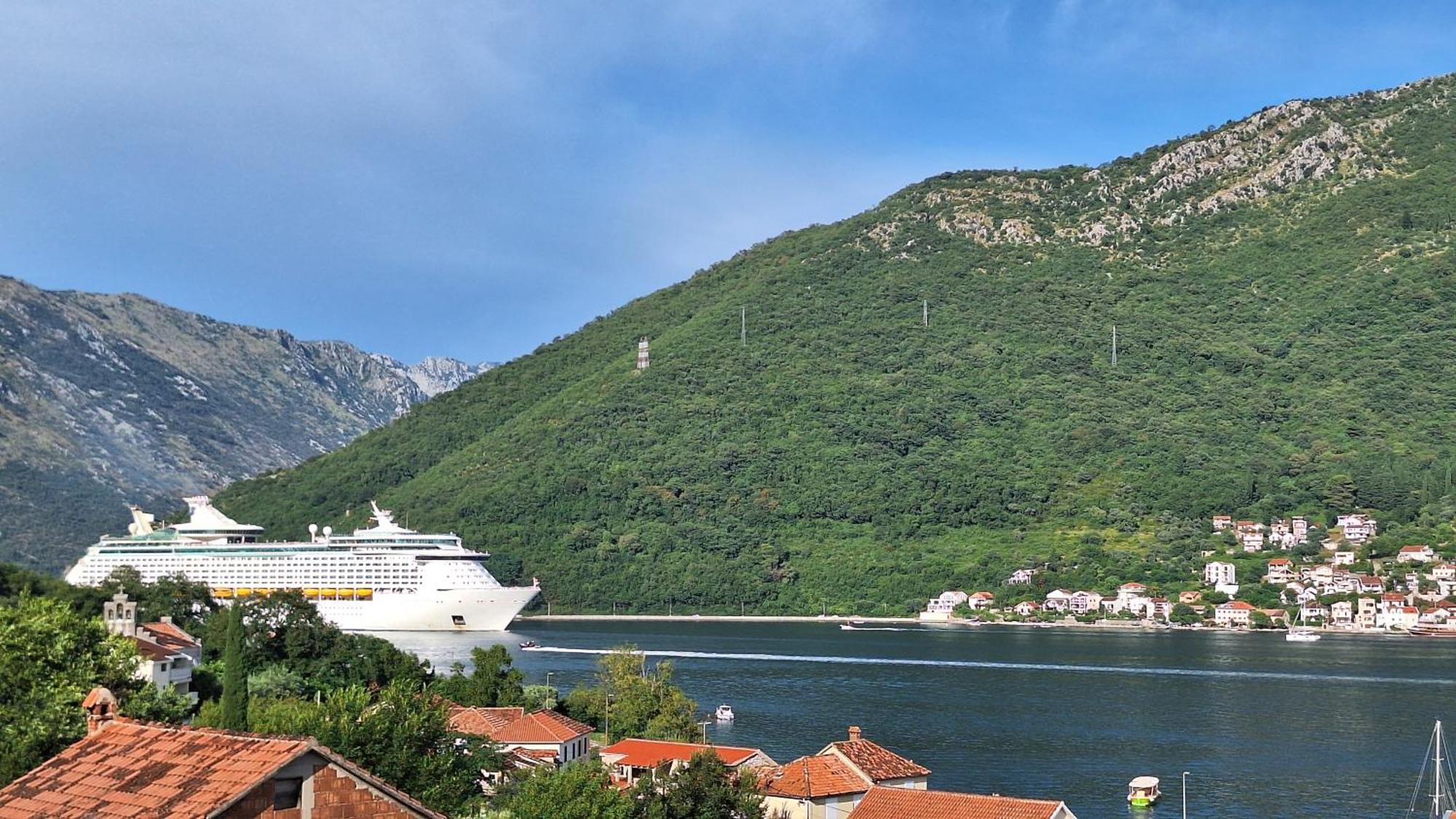 Seaside Village Kamenari Exterior photo