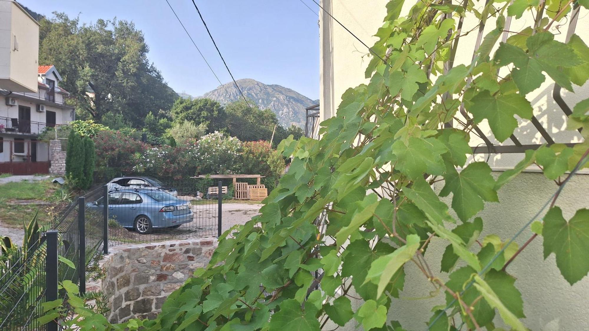 Seaside Village Kamenari Exterior photo
